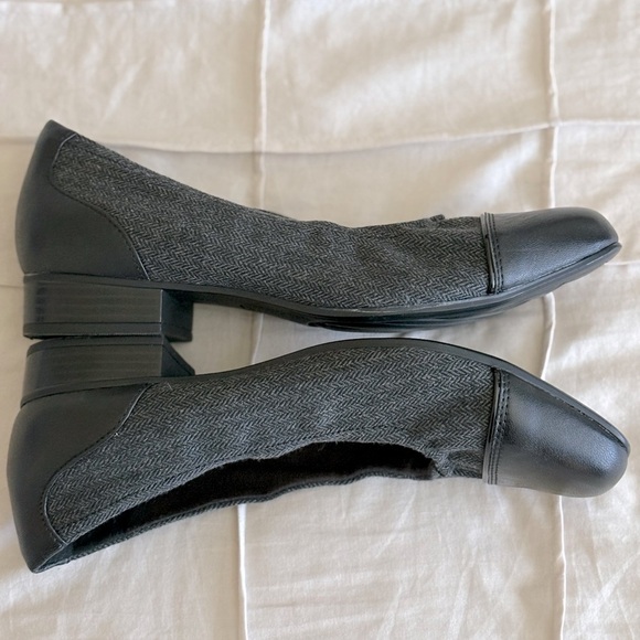 Clarks Ultimate Comfort Loafers – Black & Charcoal Herringbone, Size 9 (NWOT) - Picture 4 of 4